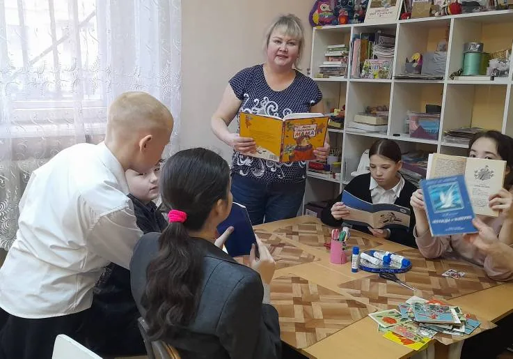 Литературно-поэтический час "При солнышке тепло – при матери добро"