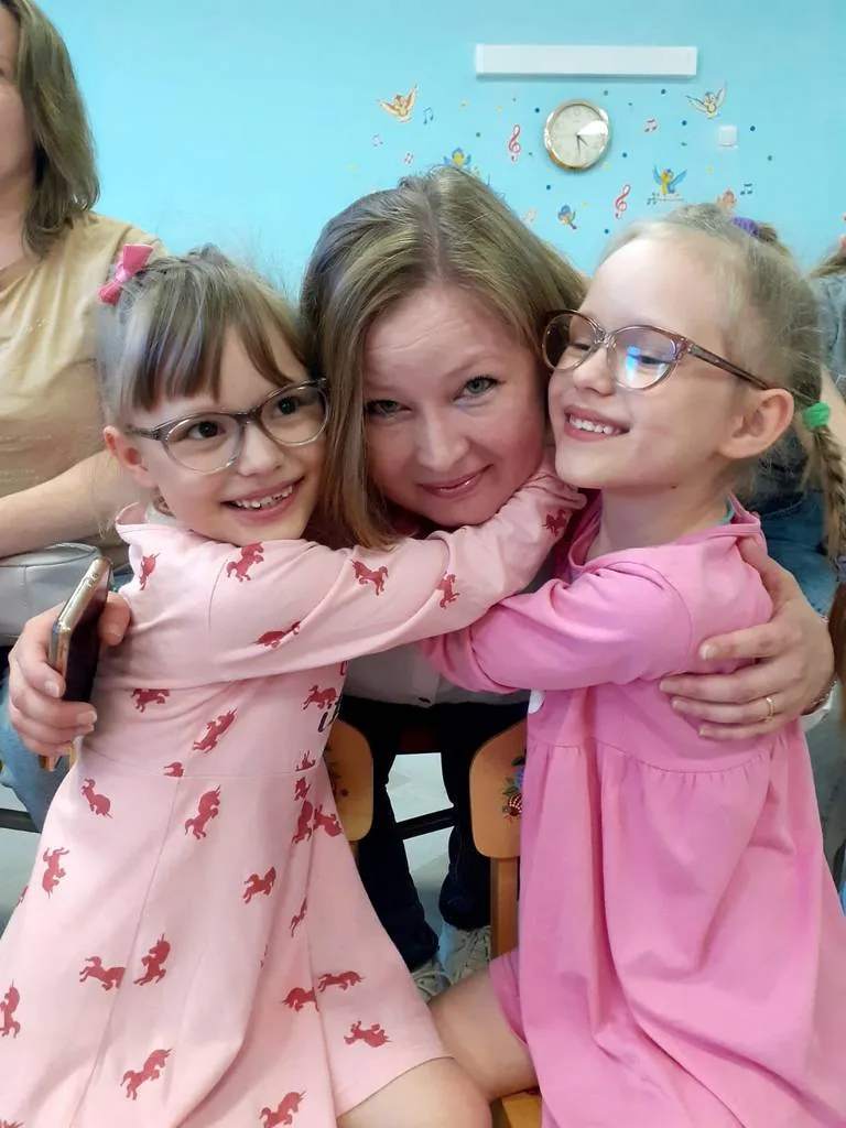 Семья и дружба вот что детям нужно!