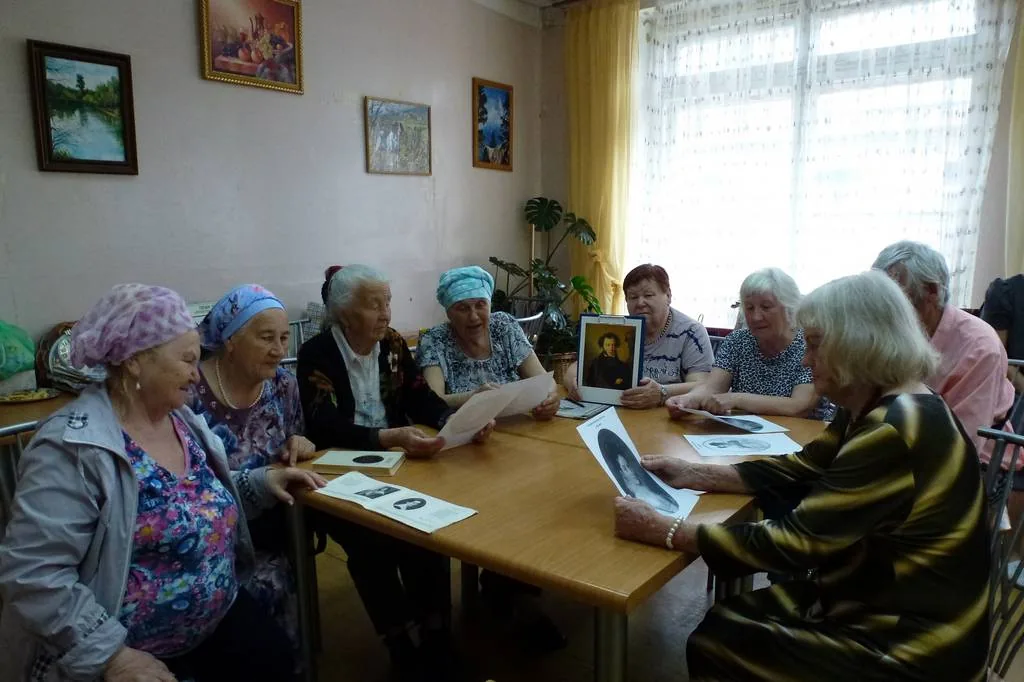 Литературно-поэтическая композиция «Чистейшей прелести чистейший образец»