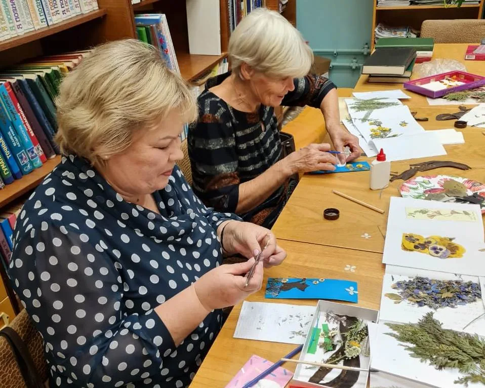 Плоскостная флористика закладка «Кошка»