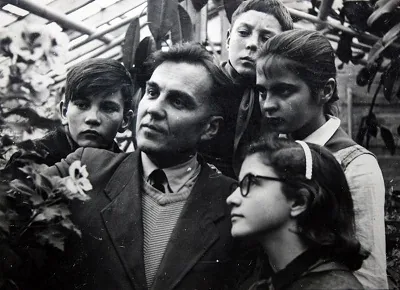 Чтение пробуждает мысль