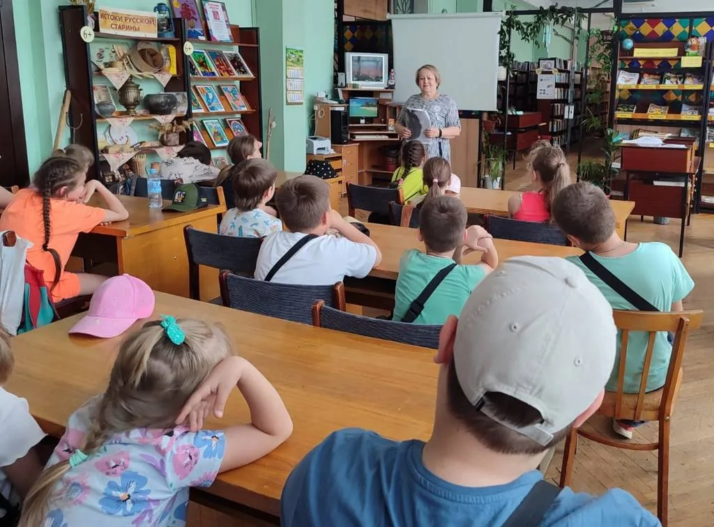 Игровая программа «Подари улыбку детям»