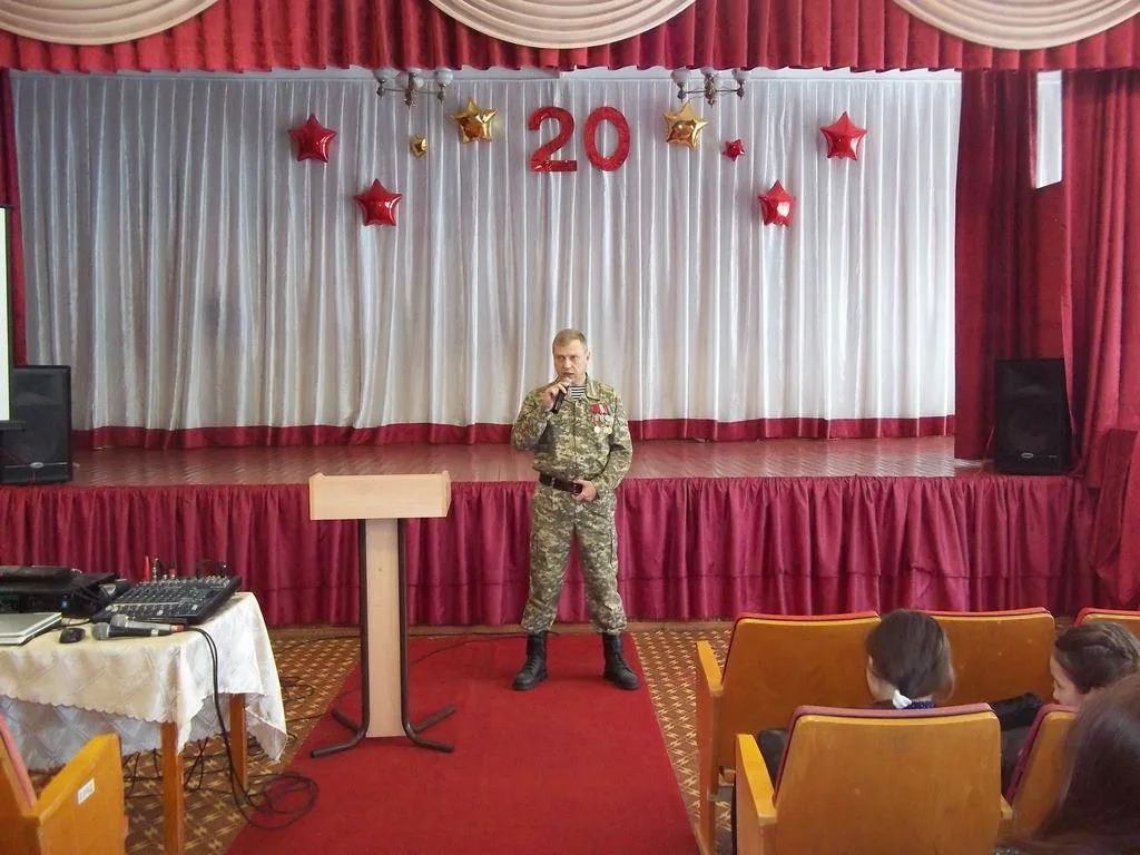 А память, как колодец, глубока…