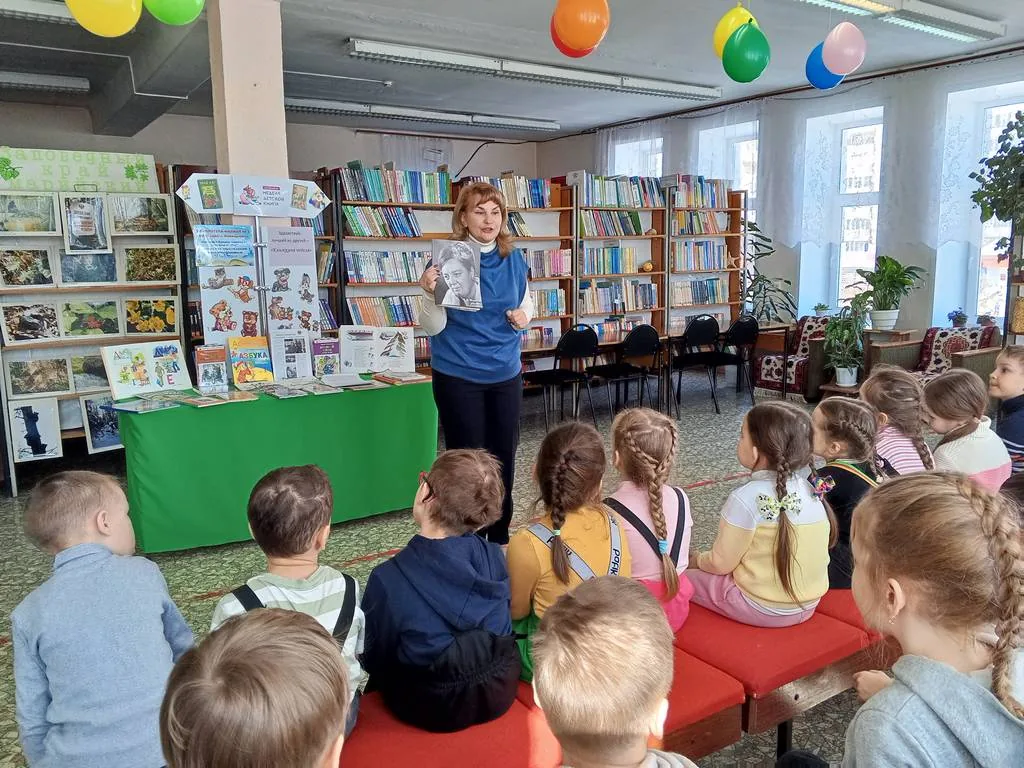 Ходит солнышко по кругу…