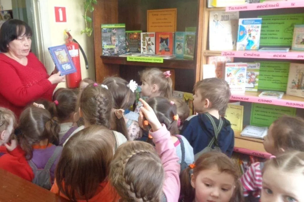 Литературно-музыкальный час  «Мягкие лапки, а в лапках царапки»