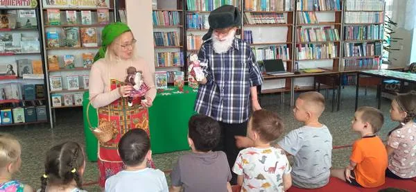 Ту семью счастливою зовут…