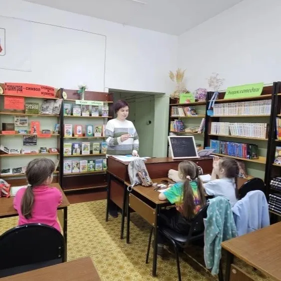 Урок "Мря семья дома" в лингвистическом кружке "Весёлые друзья"