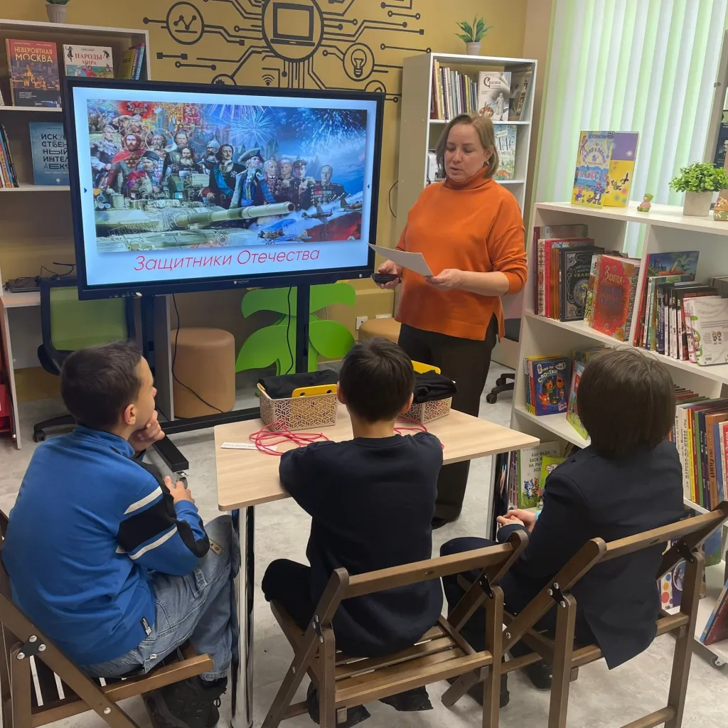 Патриотические игры «Будем в армии служить»