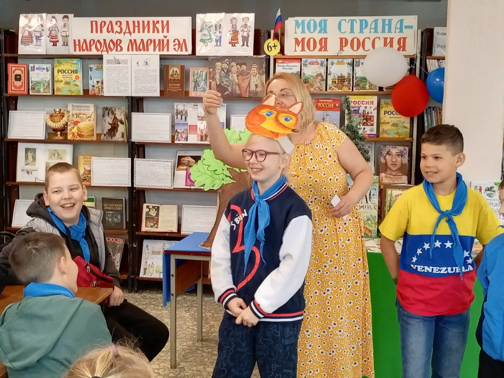 Книга нам отроет дверь!