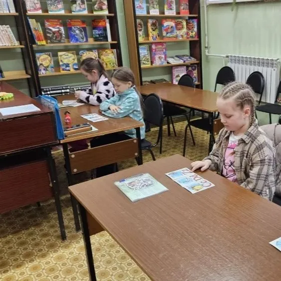 Лингвистический кружок "Веселые друзья" Урок - повторение "My room. Моя комната"