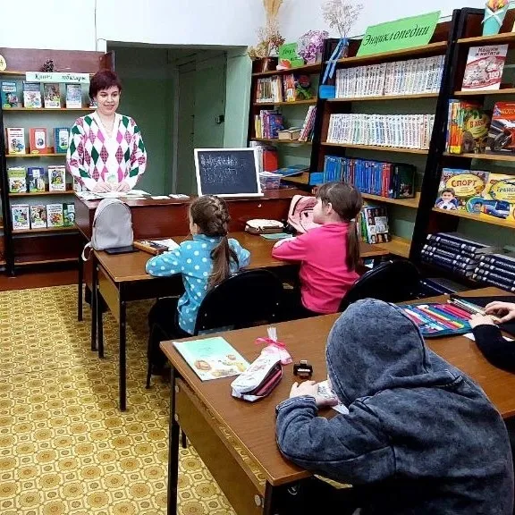 Занимательный урок «Моя комната» в лингвистическом кружке "Весёлые друзья"