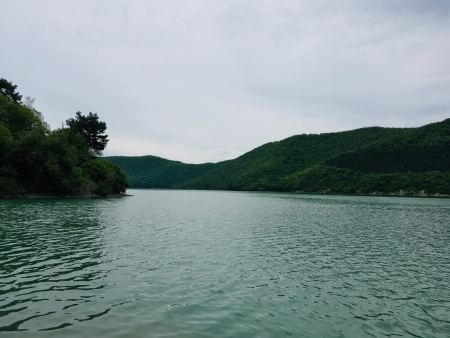 Озеро Абрау и террасные виноградники