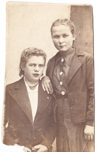 Фото с Коньковой Симой 1944