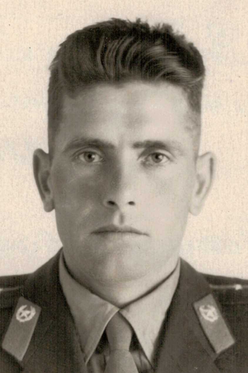 На воинской службе после войны