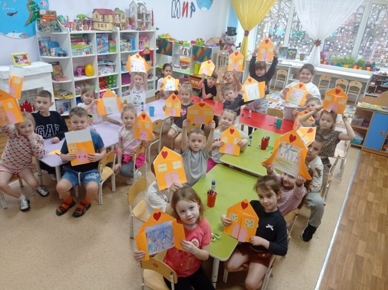 Ребята группы «Солнышко» завершили проект «Семья -моя крепость»