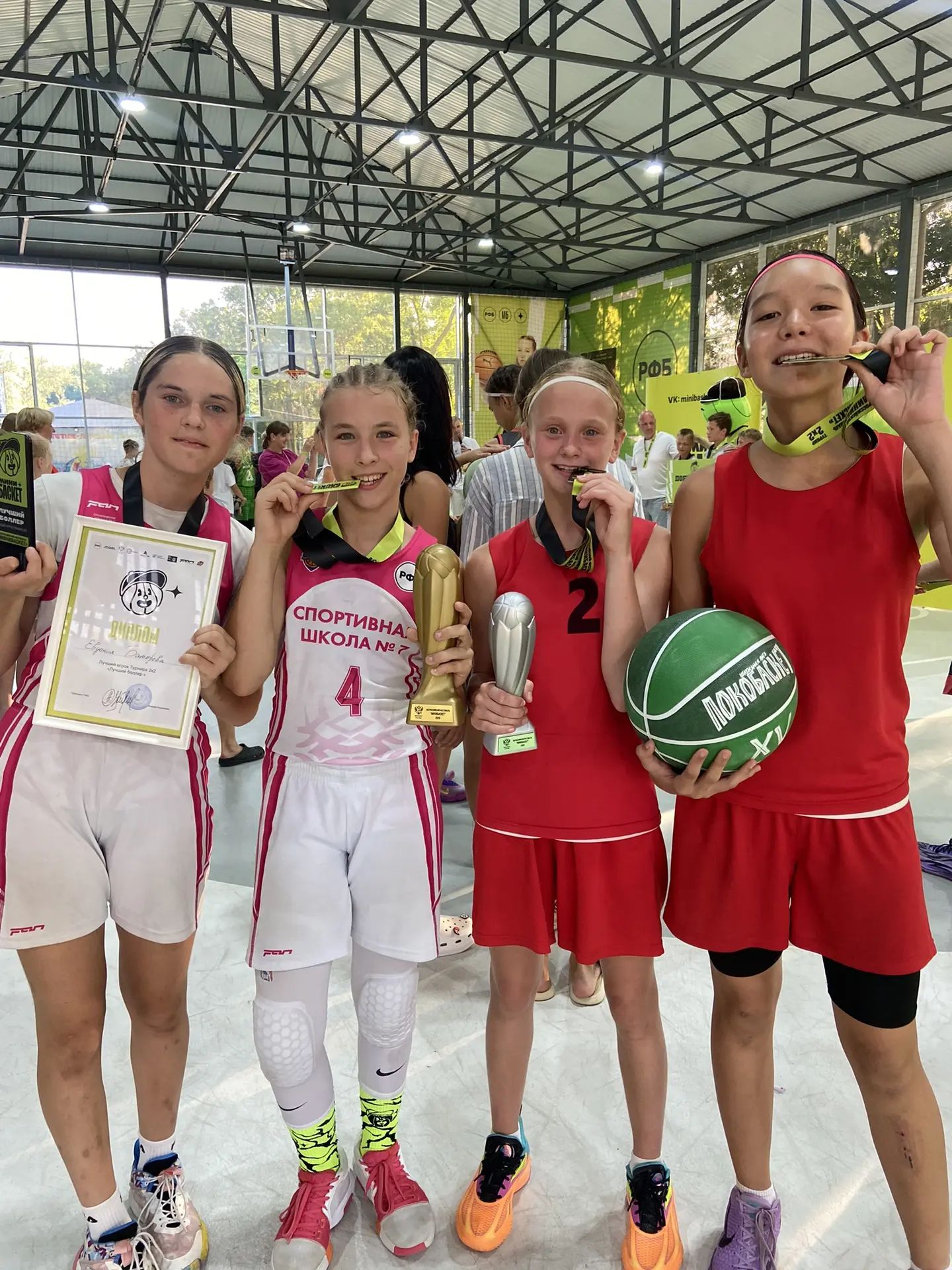 🏀🔔🔔🔔На всероссийском фестивале «Минибаскет», финальная смена которого проходит в Анапе, команды девушек 2014 года нашей школы, воспитанники Кафтановой Ирины Александровны стали лидерами турнира 2х2