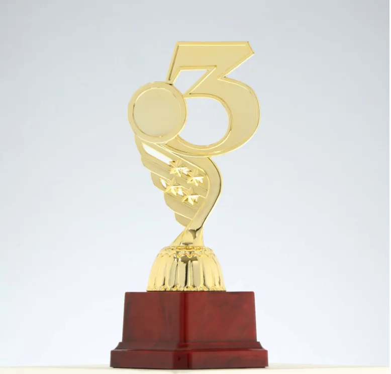 Кубок «3 место», наградная фигура, золото, подставка пластик, 16.8×6.2×6.4 см
