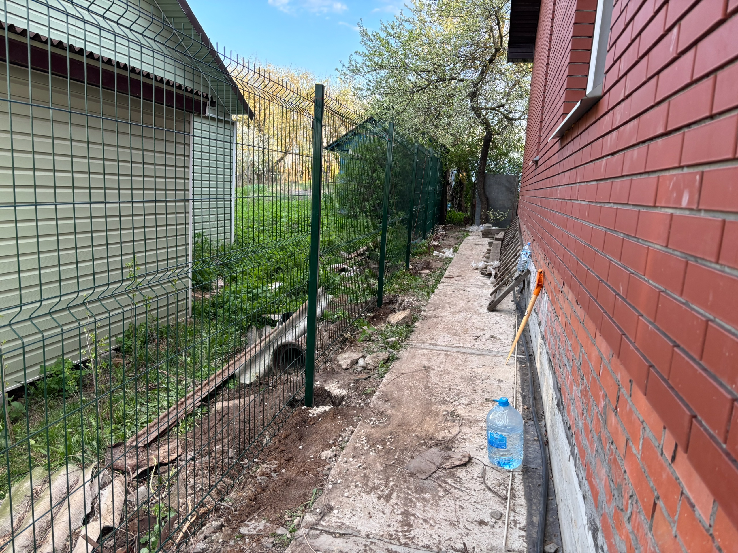 Забор из 3D-сетки (зелёный) — панельное ограждение