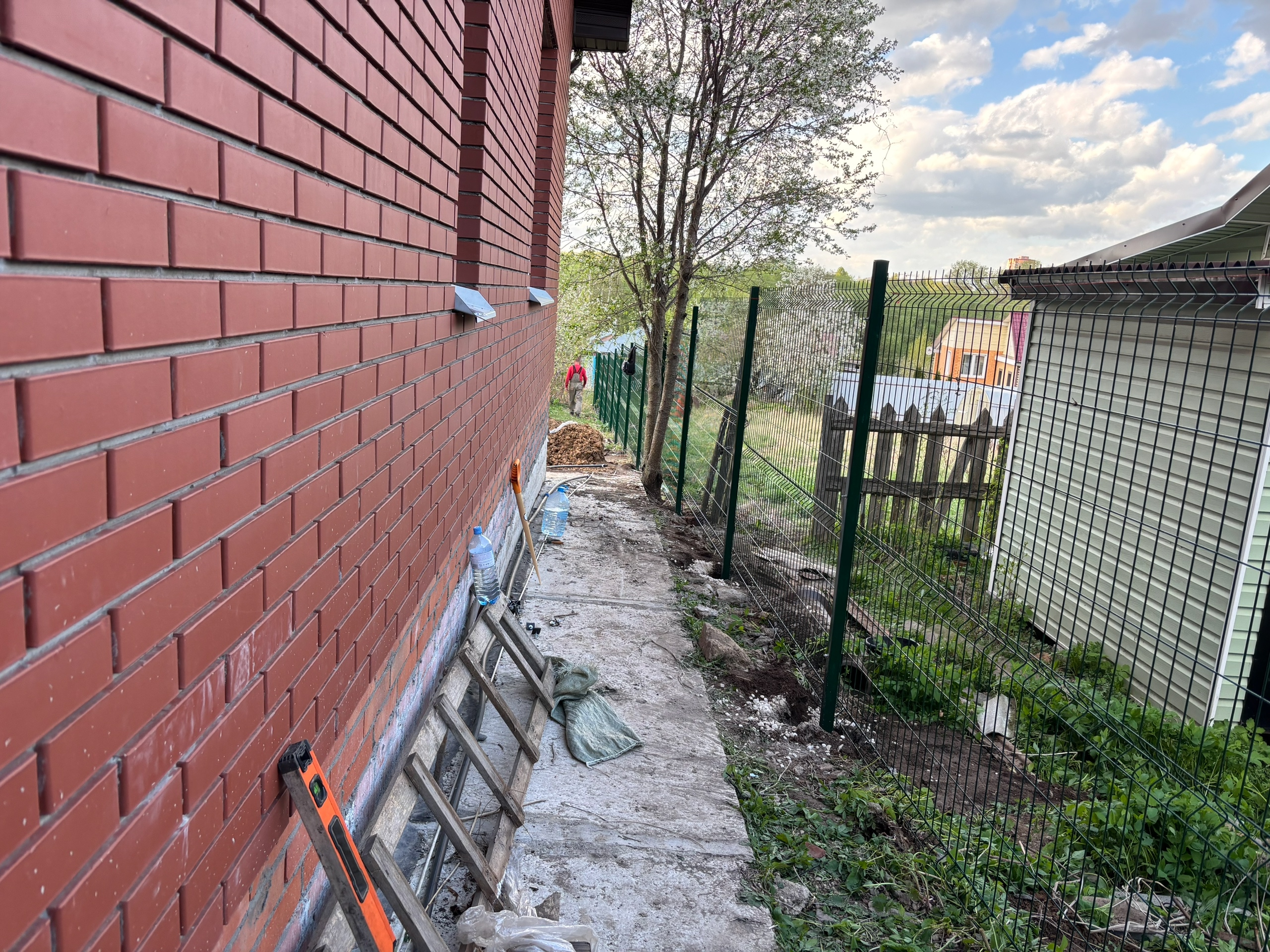 Забор из 3D-сетки (зелёный) — панельное ограждение — фото 3