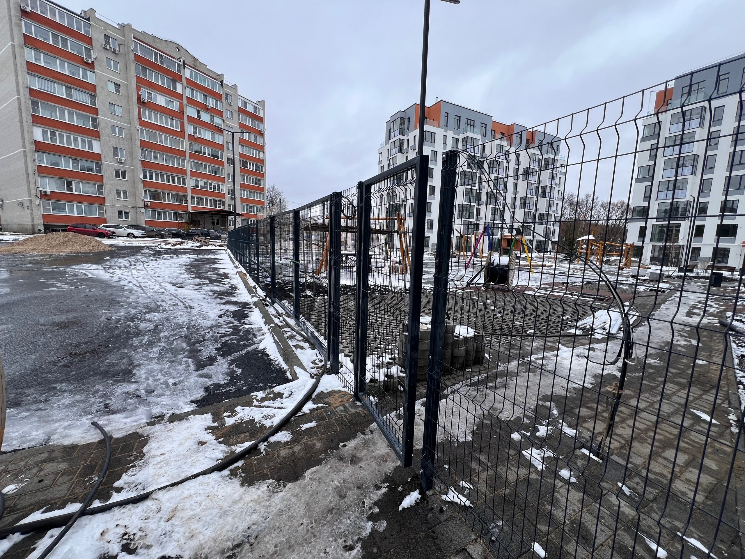 Ограждение из 3D-сетки для площадки — аккуратный периметр — фото 4