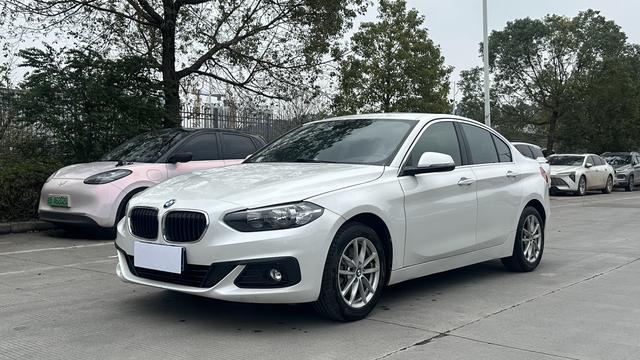 BMW 1-Series - фото 0