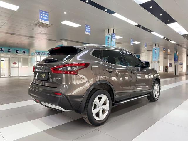 Nissan Qashqai - фото 2