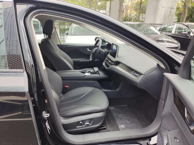 Hongqi E-QM5 - фото 2