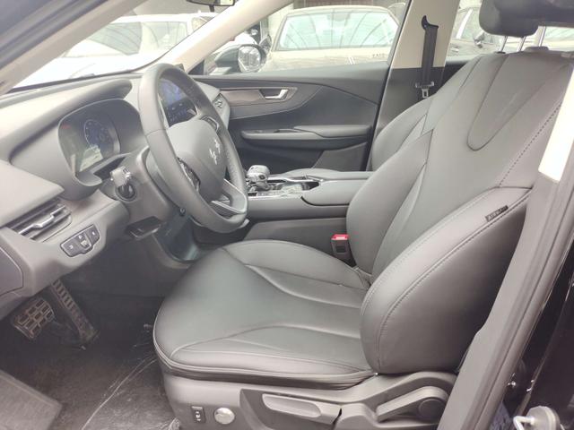 Hongqi E-QM5 - фото 3