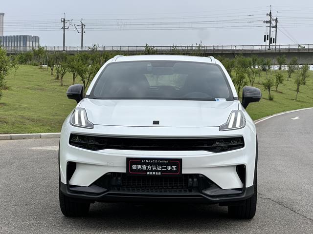 Lynk & Co 06 - фото 1