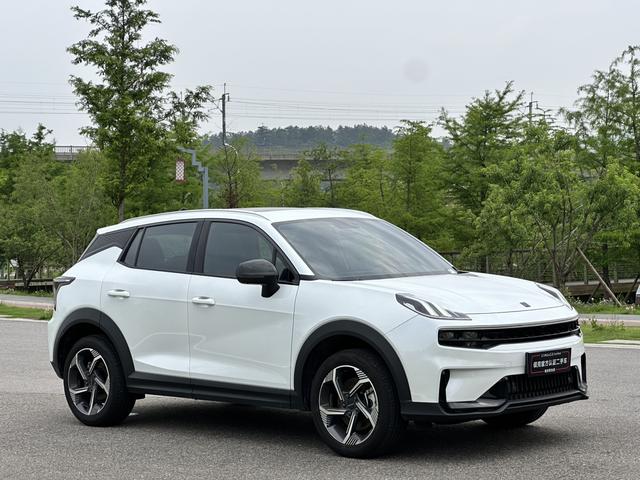 Lynk & Co 06 - фото 2