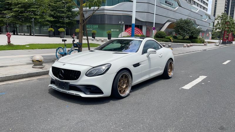 Mercedes-Benz SLC - фото 0