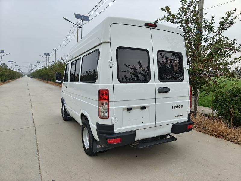 Iveco Daily - фото 3