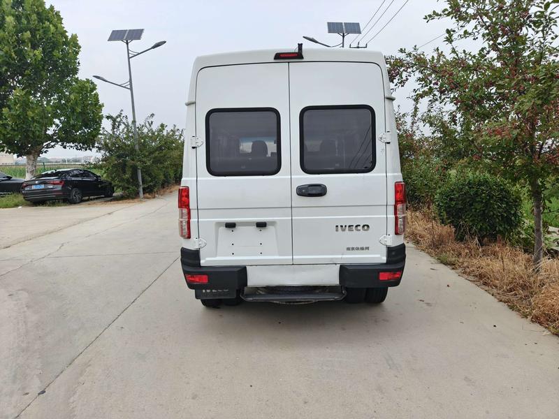 Iveco Daily - фото 4