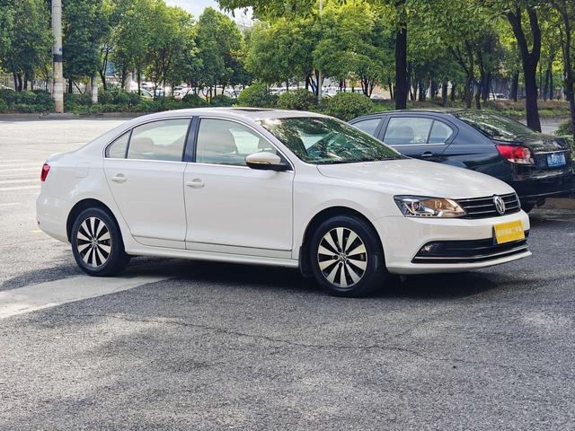 Volkswagen Sagitar - фото 2