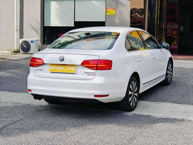 Volkswagen Sagitar - фото 3