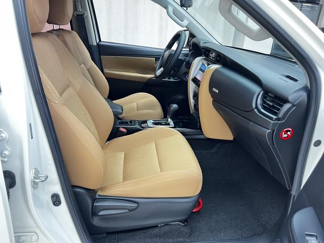 Toyota Fortuner - фото 3