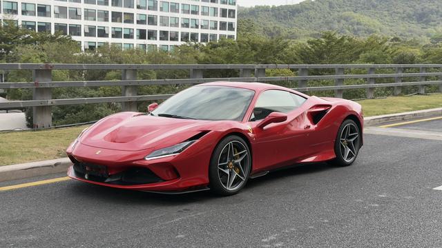 Ferrari F8 - фото 0