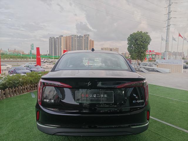 Hongqi E-QM5 - фото 4
