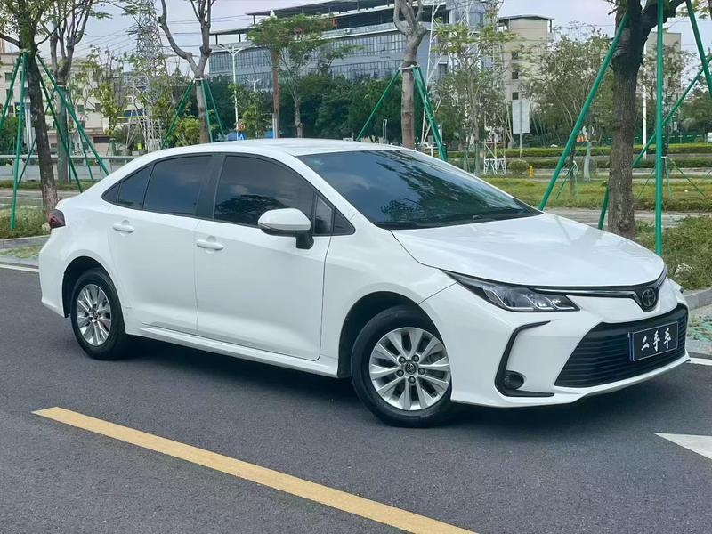 Toyota Corolla - фото 2