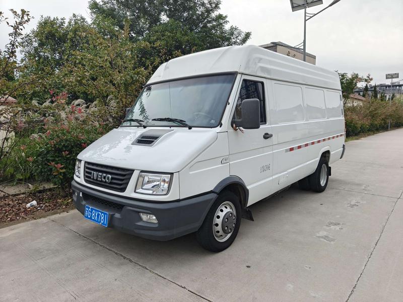 Iveco Daily - фото 0