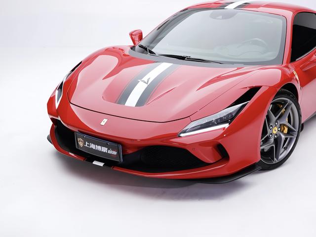Ferrari F8 - фото 1