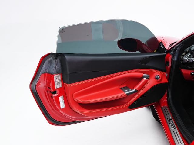Ferrari F8 - фото 2