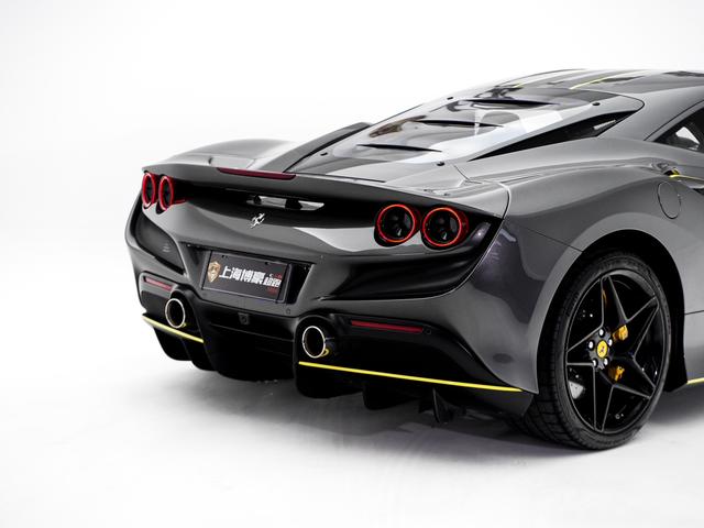 Ferrari F8 - фото 2