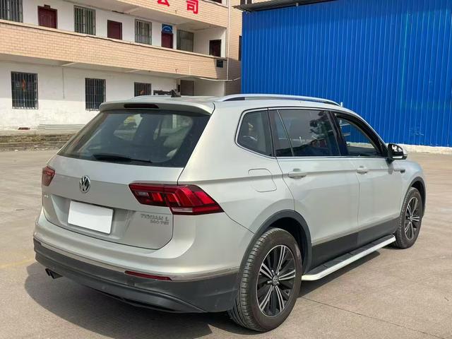 Volkswagen Tiguan L - фото 4