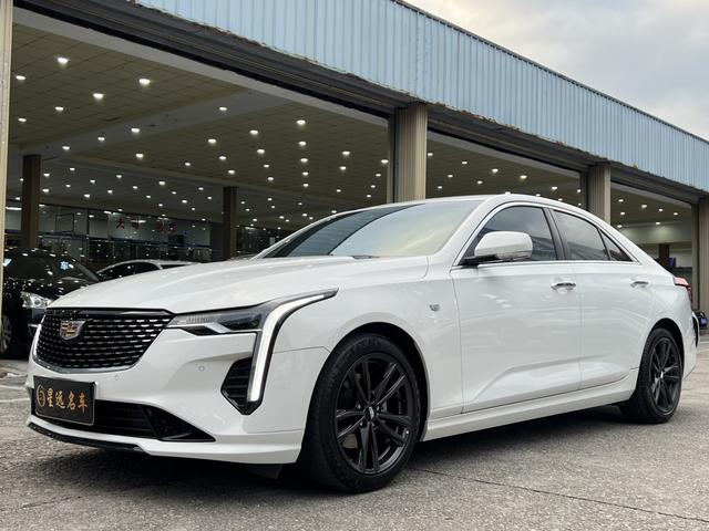 Cadillac CT4 - фото 0