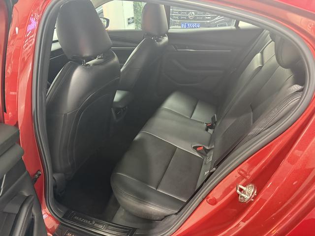 Mazda 3 Axela - фото 4