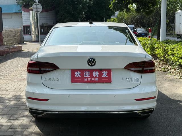Volkswagen Lavida - фото 4