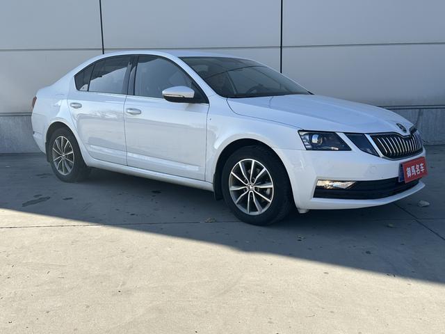 Skoda Octavia - фото 2