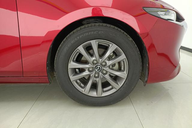 Mazda 3 Axela - фото 4