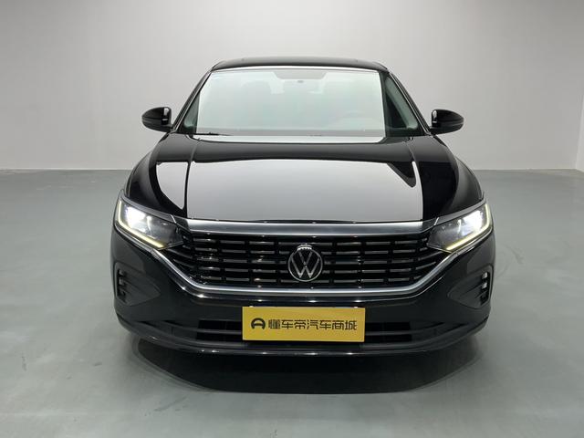Volkswagen Passat - фото 1